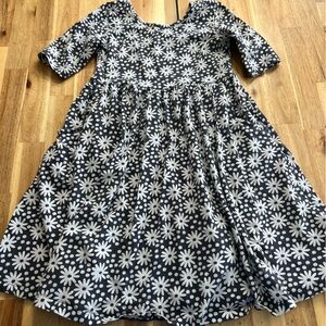 Hanna Andersson Black & White Daisy Print Dress – Girls Size 10 (140 cm)